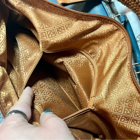 Pre-Owned Relic Shoulder Bag with Woven Straps - Picture 12 of 13